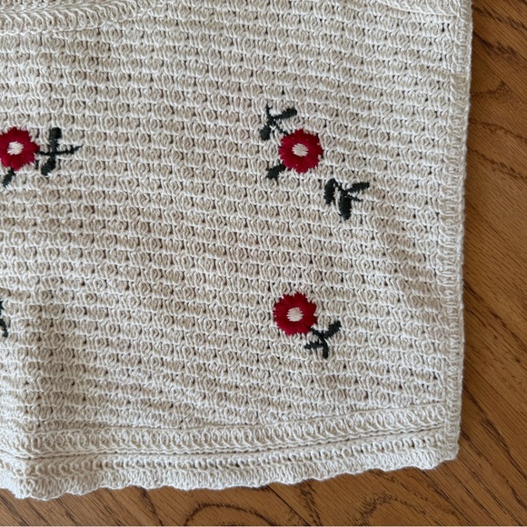 Sézane White Knit Crop Top with Red Floral Embroidery - Picture 2 of 3